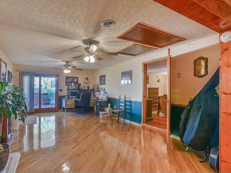 492 Olinger Dr — Photo 24