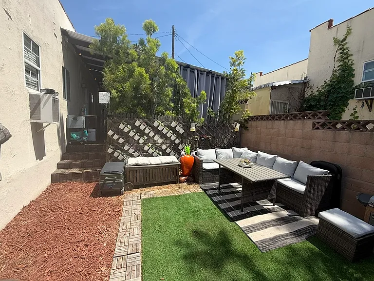 1414 E Acacia Ave — Photo 12
