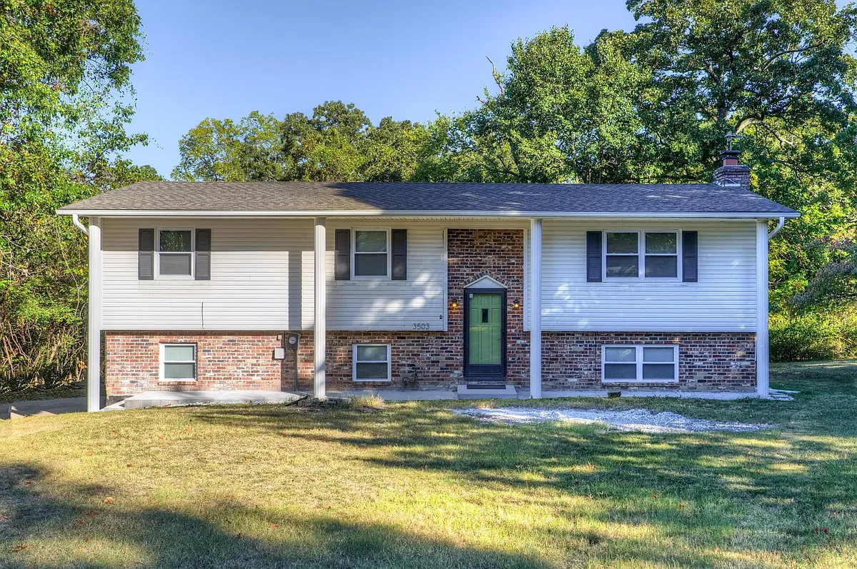 Building Photo - 3503 Ivy Ln