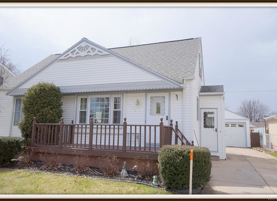 1st image of 344 Cornwall Ave