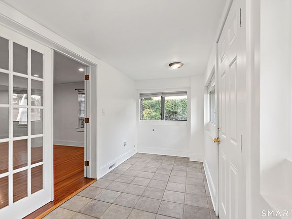 3rd image of 48 Bouton Street East