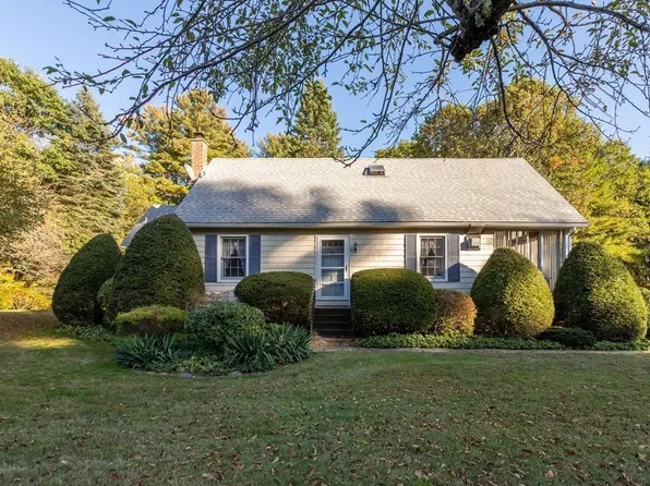 54 Prouty Rd, Gilbertville, MA 01031