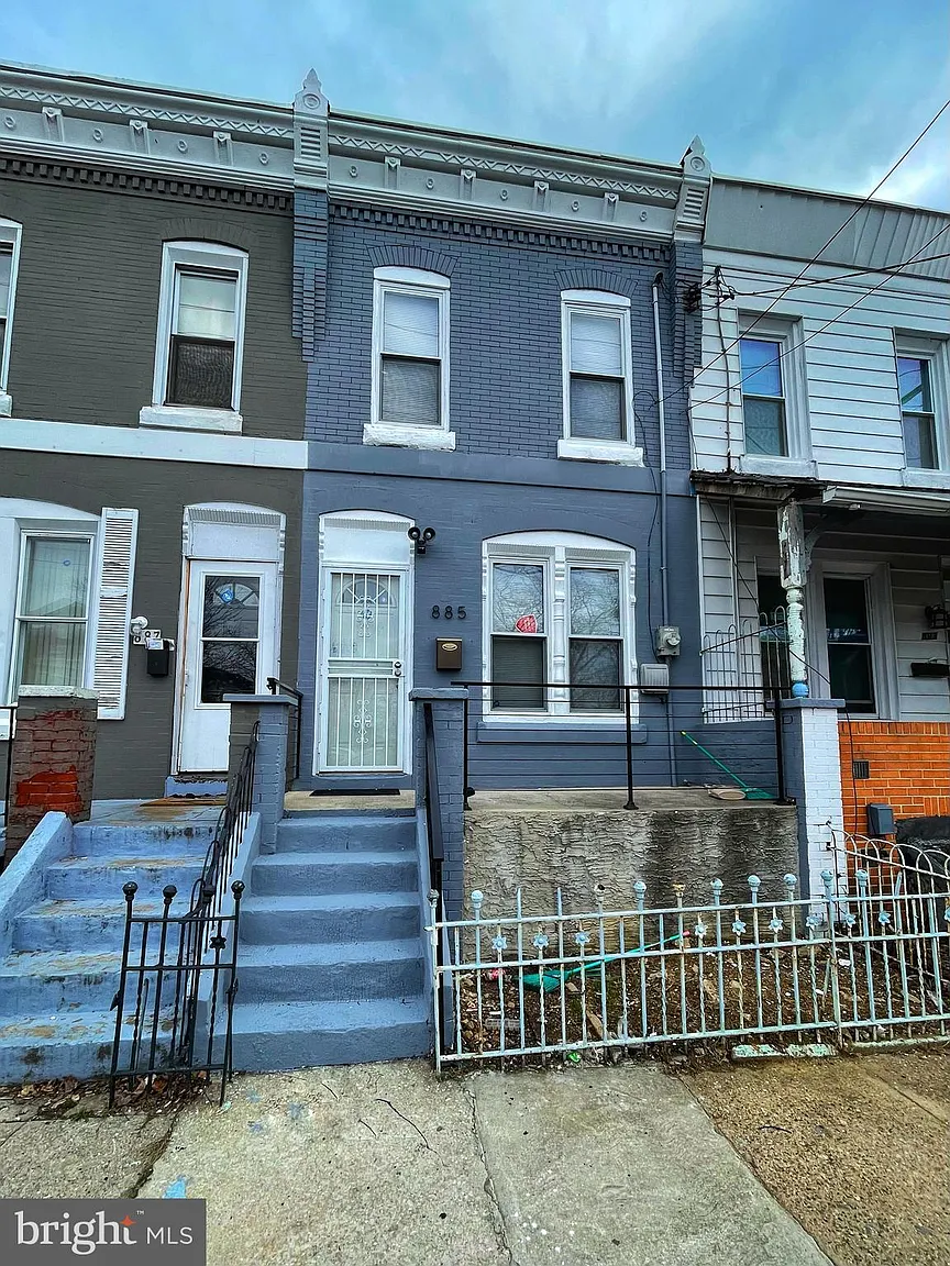 885 N 46th St photo 1