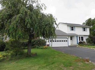 214 Gina Marie Ct, Schenectady, NY 12303