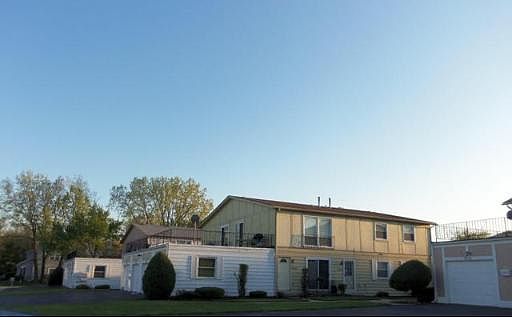 1st image of 19344 Oakwood Ave #37