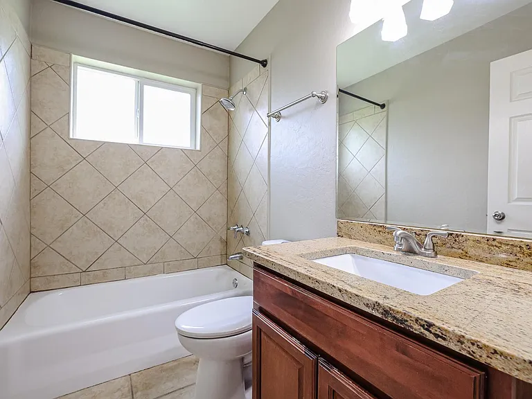 1005 E Cavalier Dr — Photo 22