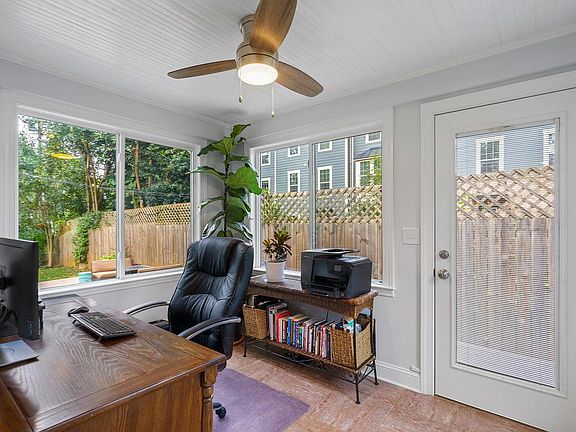 3rd image of 1501 Lyon Ct