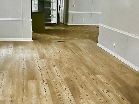 3rd image of 956 Joe Hilton Rd