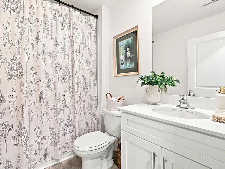 1041 Persimmon Ln — Photo 13