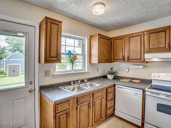 5th image of 12435 Somerset Dr
