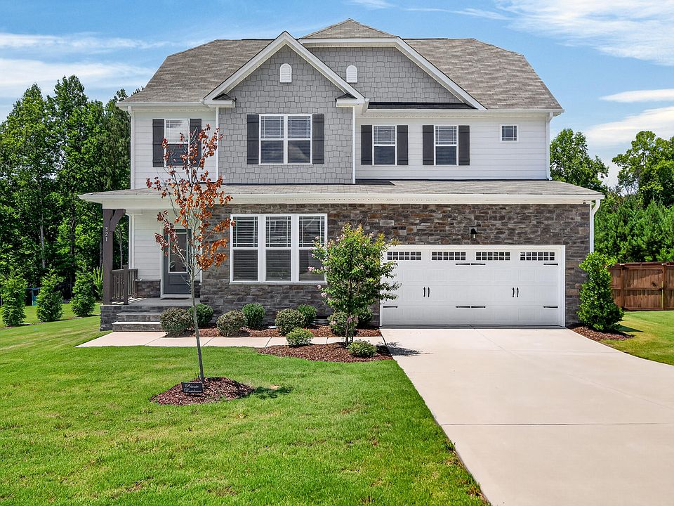 1st image of 321 Lily Oak Dr