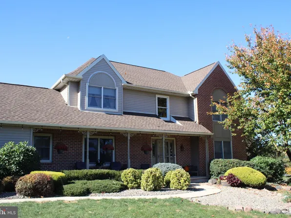 5032 Cherrywood Dr, Mohnton, PA 19540
