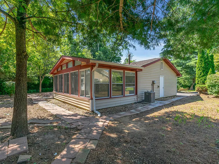 4 Twig Ct — Photo 63