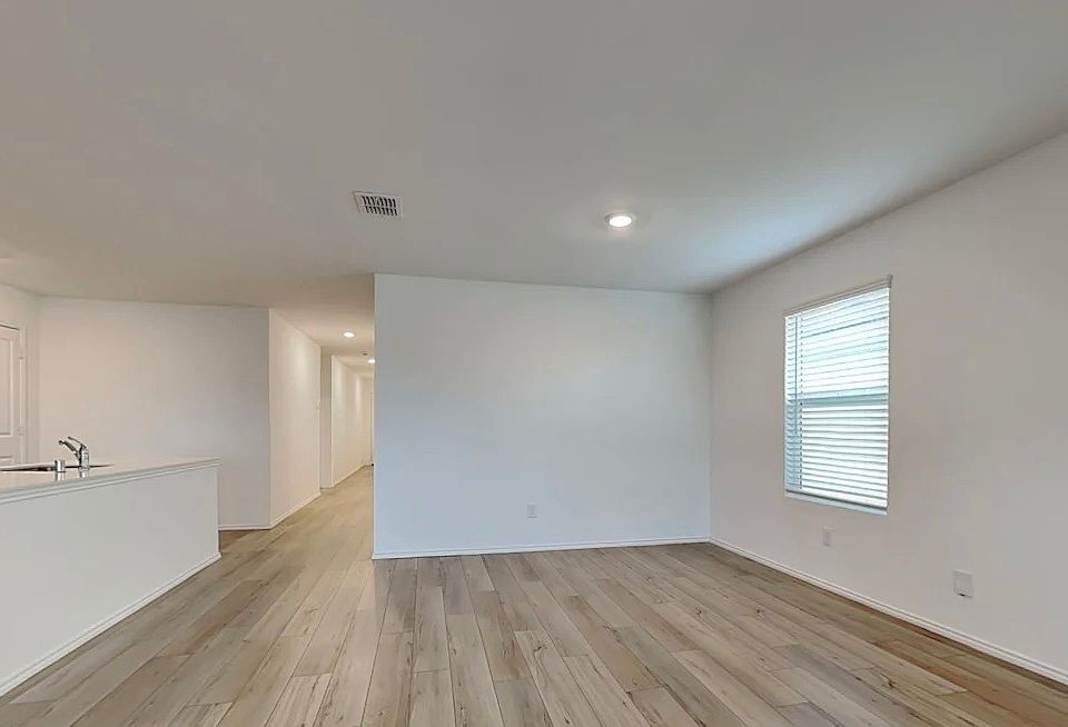 1st image of 504 Autumnwood Way