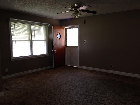 3rd image of 511 N Plum St