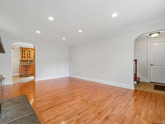5th image of 26 Custer Avenue