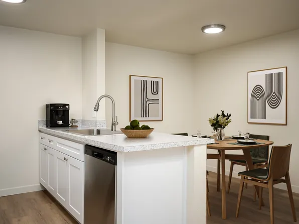 Glen Ridge Apartments, 8095 SW Hall Blvd APT 32, Beaverton, OR 97008