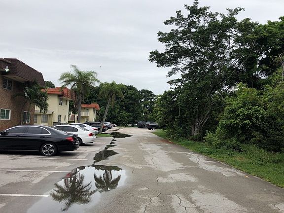 4th image of 403 SW 148th Ave APT 10B