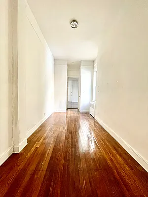 Rented by Addison Property Group | media 18