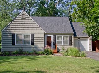 4301 W 70th St, Prairie Village, KS 66208