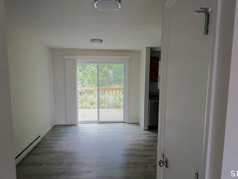 64 Crystal Ln #A — Photo 7