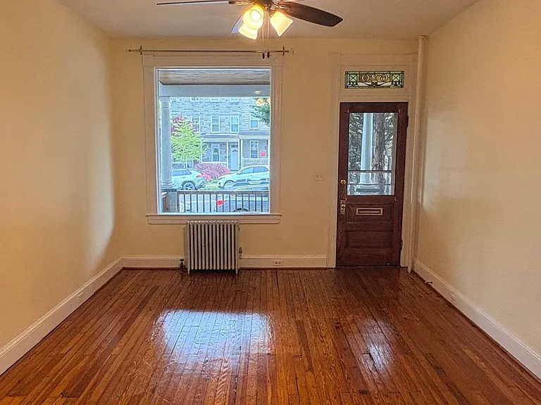 620 W 33rd St — Photo 3