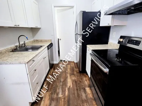 313 Mill St APT 1, Coraopolis, PA 15108