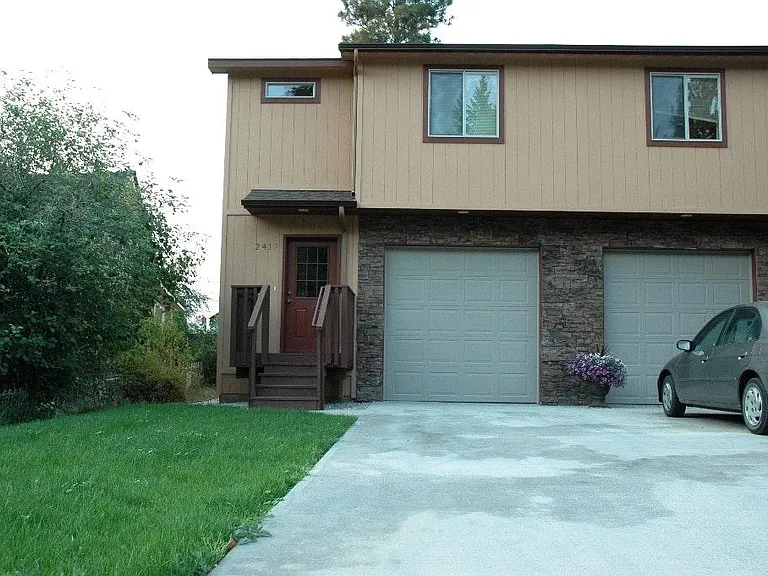2417 E 8th Ave — Photo 1