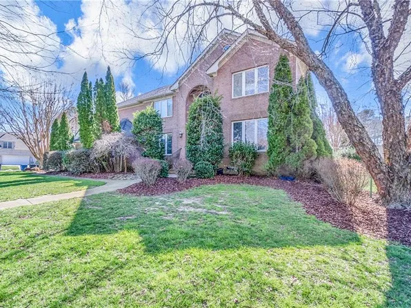 2300 Santa Fe Dr, Virginia Beach, VA 23456