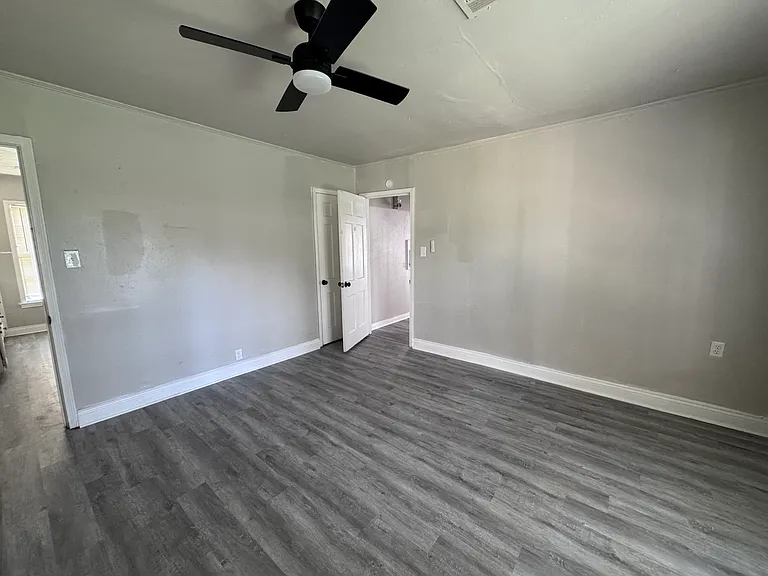 1220 Trinidad St — Photo 5