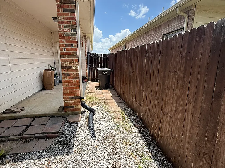 1152 Sunderland Ln — Photo 17