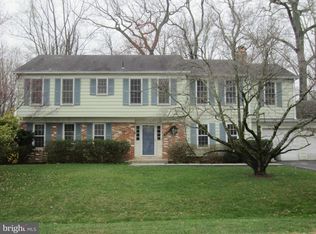 8112 Paisley Pl, Rockville, MD 20854