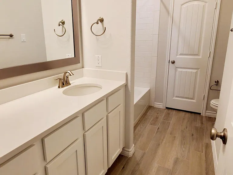 705 Lister Dr — Photo 10
