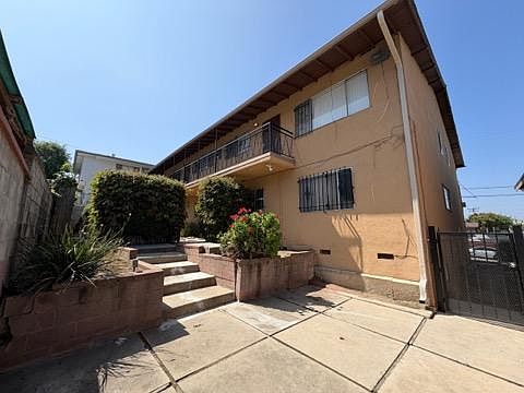 3rd image of 704 Cory Dr #2
