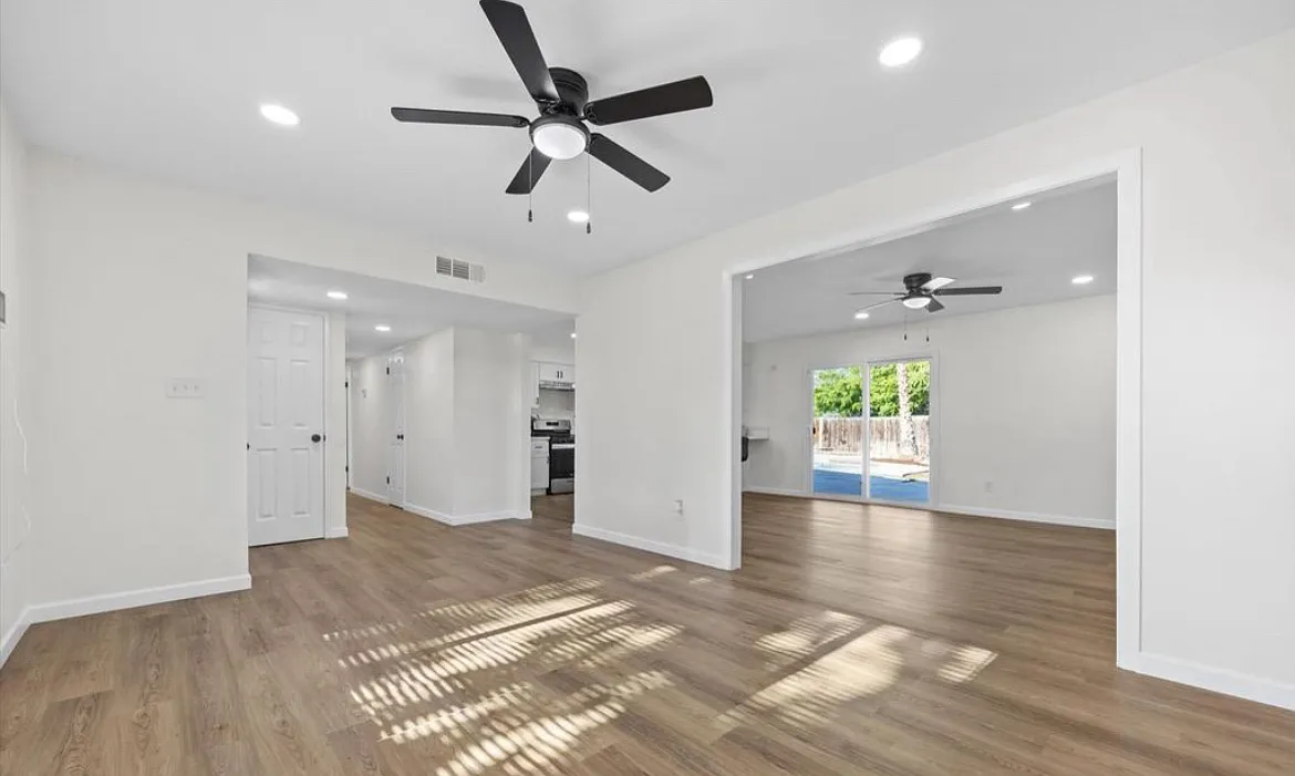 3 bed, 1410 sqft, $2,850 — Photo 4