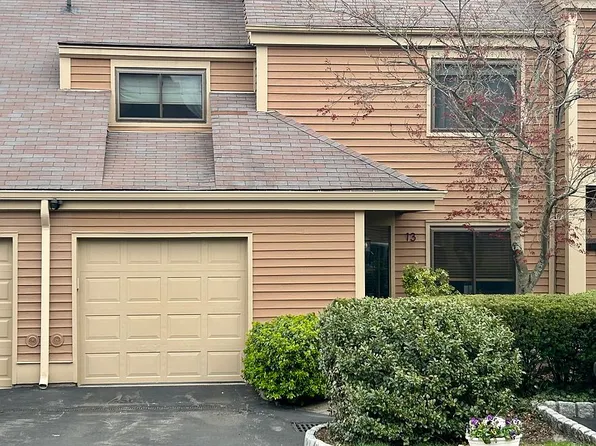 13 Bayberry Ln, Rye Brook, NY 10573