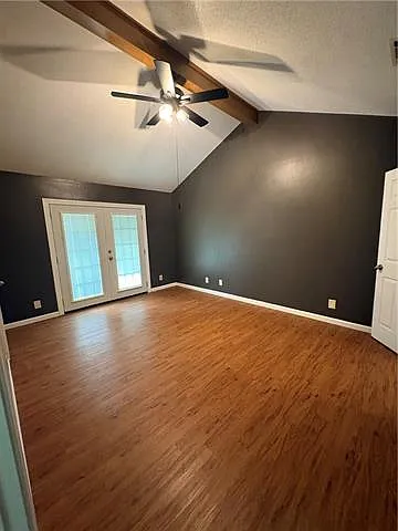 1425 N Columbia St — Photo 10