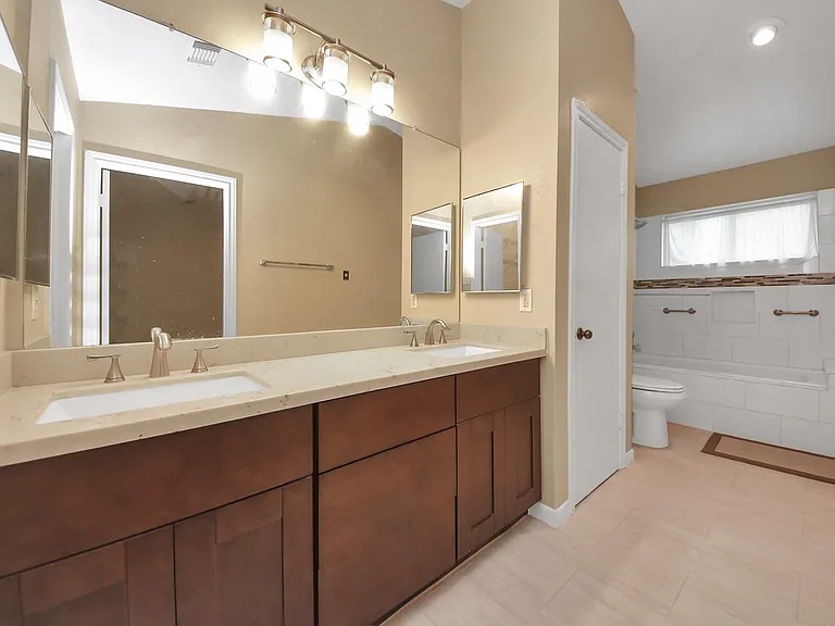 1022 Memorial Village Dr — Photo 28