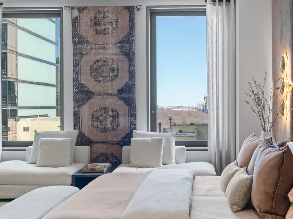 730 Fifth Avenue image 12 of 46