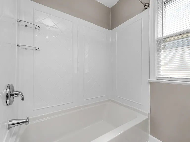 18214 Lewis Dr — Photo 19