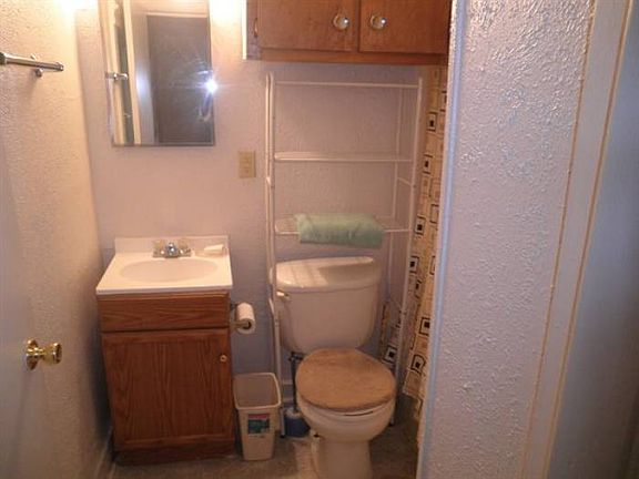 5th image of 15111 Broadway Ave APT 6