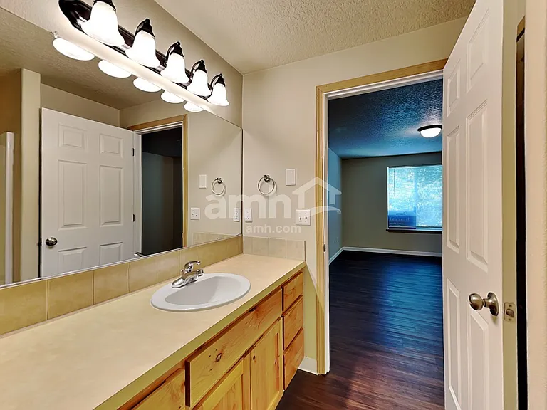 2144 E 3rd St — Photo 12