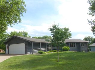 745 20th St, Windom, MN 56101