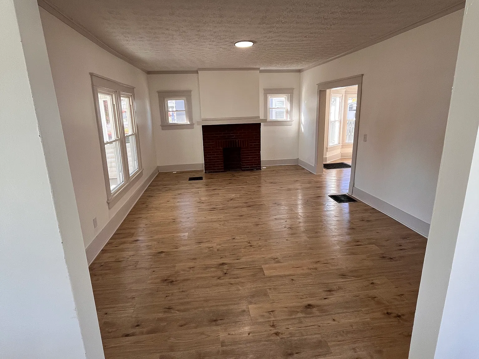 2 bed, $1,150 — Photo 2