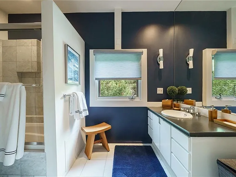 114 Lindbergh Dr NE — Photo 36