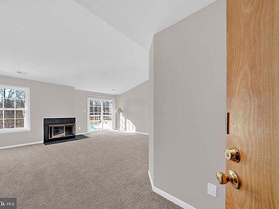 3rd image of 205 Salem Ct APT 11