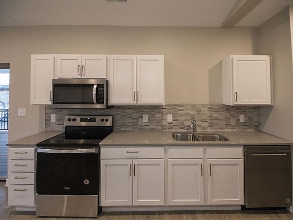 3rd image of 5720 Hidcote Dr #1