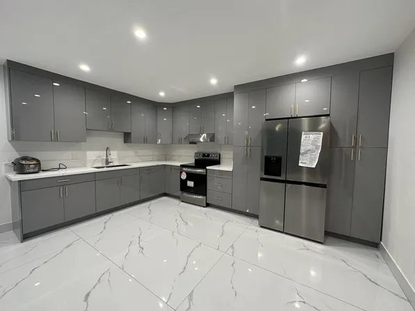 5130 Kalanianaole Hwy #2, Honolulu, HI 96821