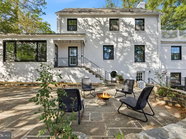 1901 Belle Haven Rd, Alexandria, VA 22307