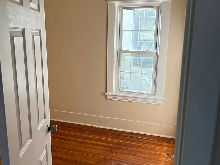 535 Richmond Ave — Photo 7